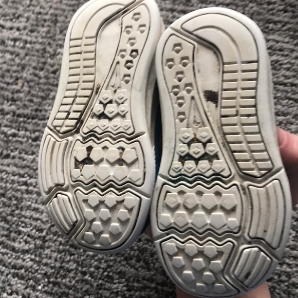 Baby Nikes - Picture 4 of 6